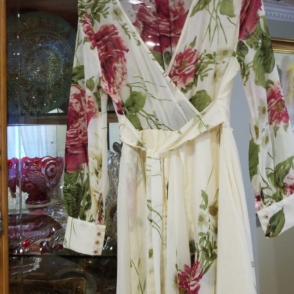 Dress - Picture 2 of 4